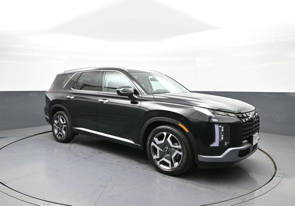 used 2025 Hyundai Palisade car, priced at $40,100