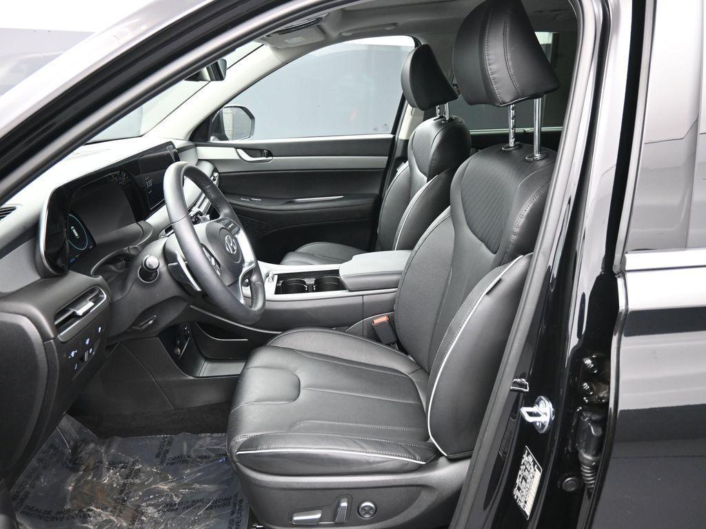 used 2025 Hyundai Palisade car, priced at $40,100