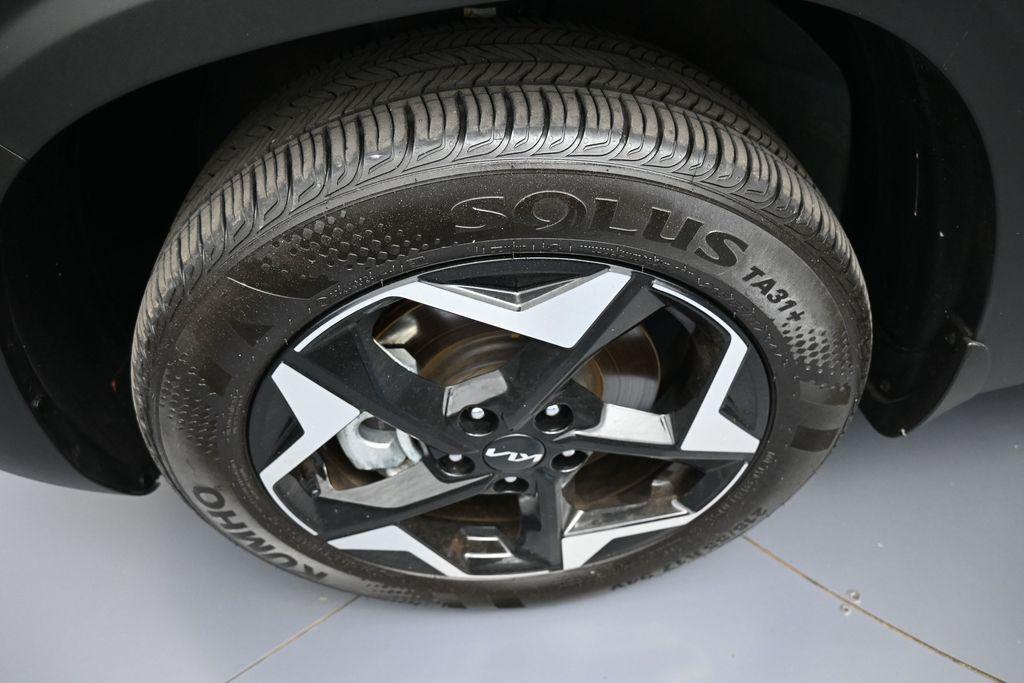 used 2025 Kia Seltos car, priced at $26,175