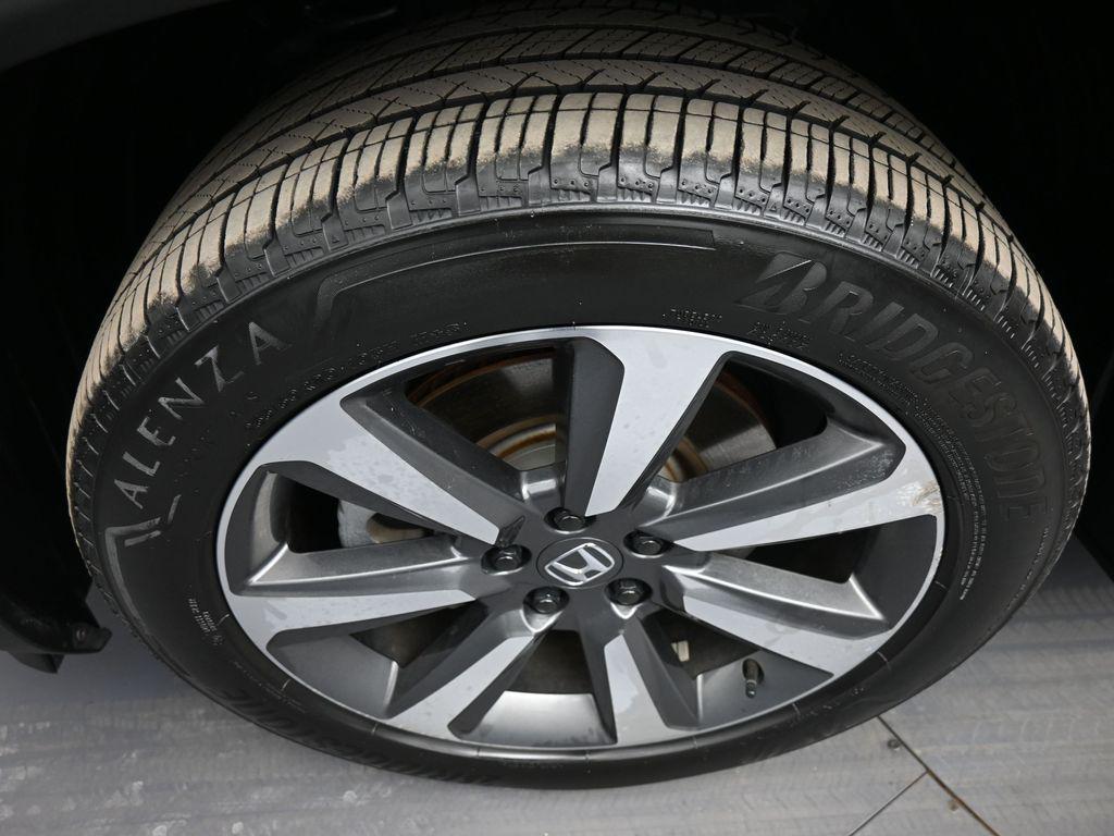 used 2024 Honda Pilot car, priced at $44,000