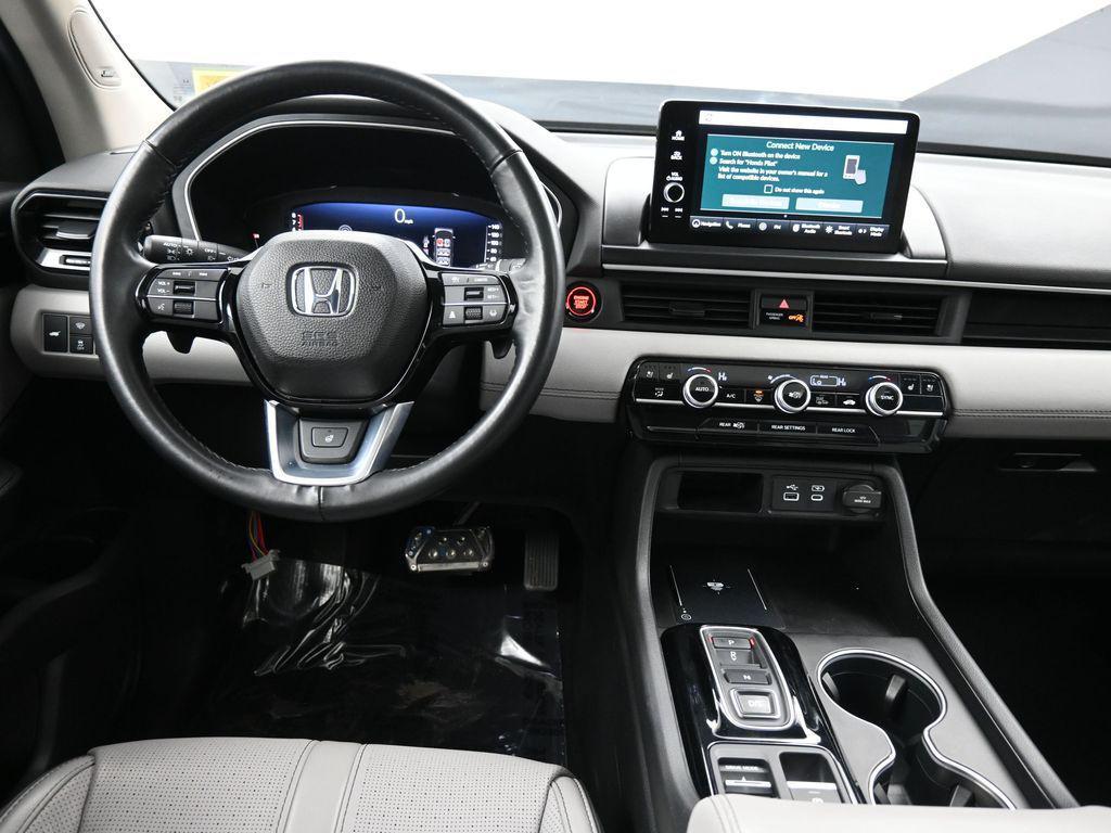used 2024 Honda Pilot car, priced at $44,000