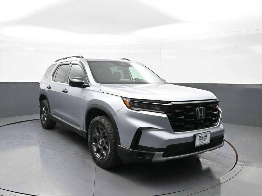 used 2024 Honda Pilot car, priced at $41,500