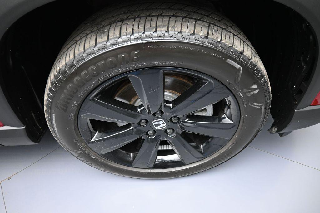 used 2025 Honda Pilot car, priced at $45,900
