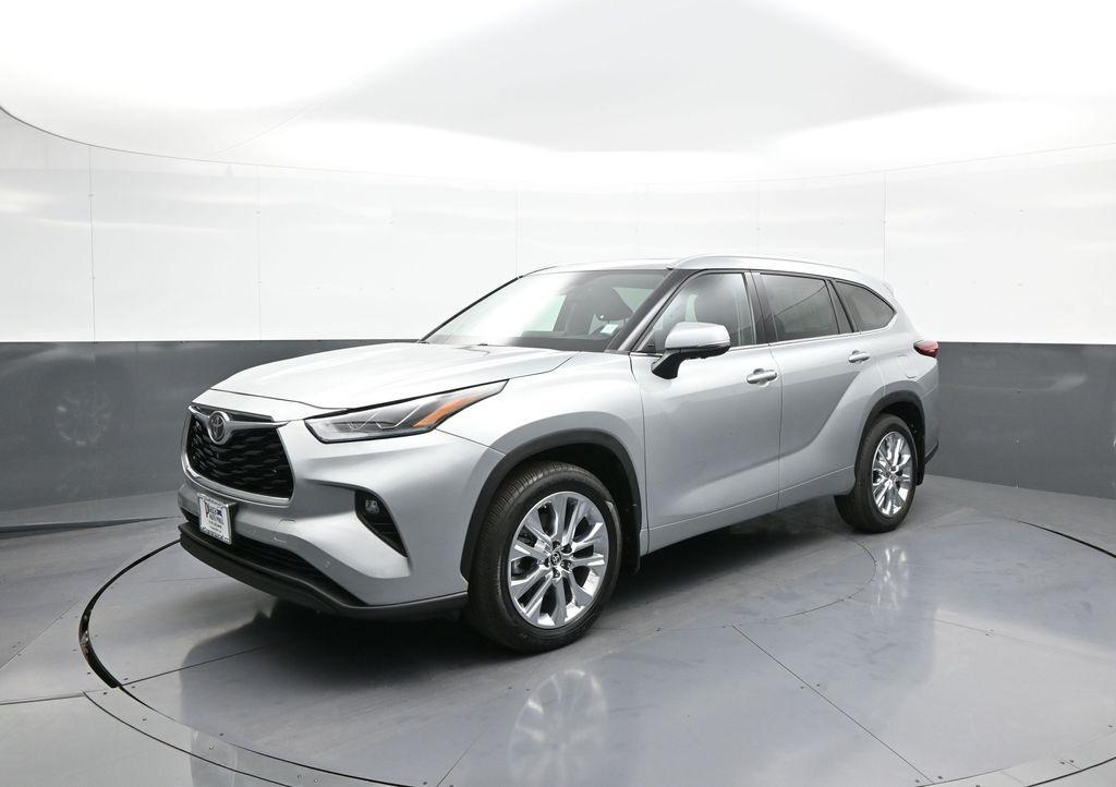used 2023 Toyota Highlander car, priced at $34,000