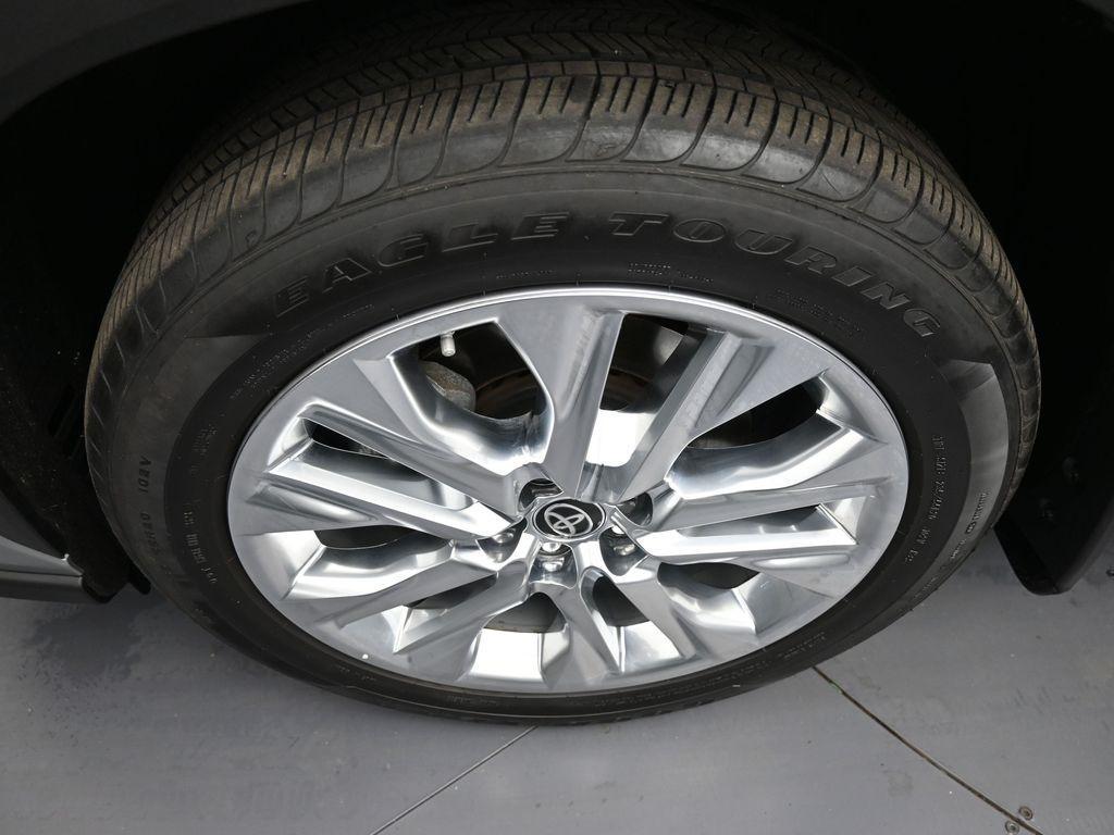 used 2023 Toyota Highlander car, priced at $33,500