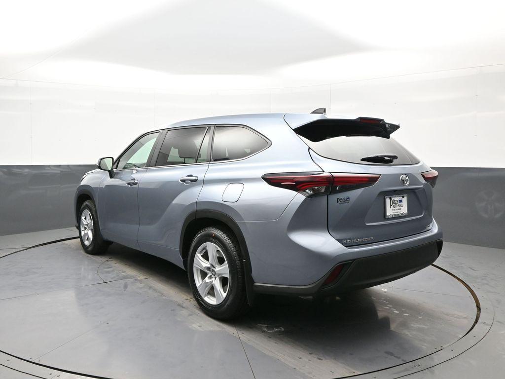 used 2024 Toyota Highlander car, priced at $33,500