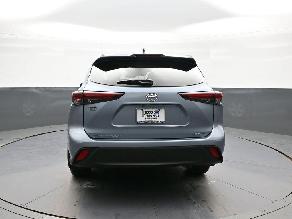 used 2024 Toyota Highlander car, priced at $33,500