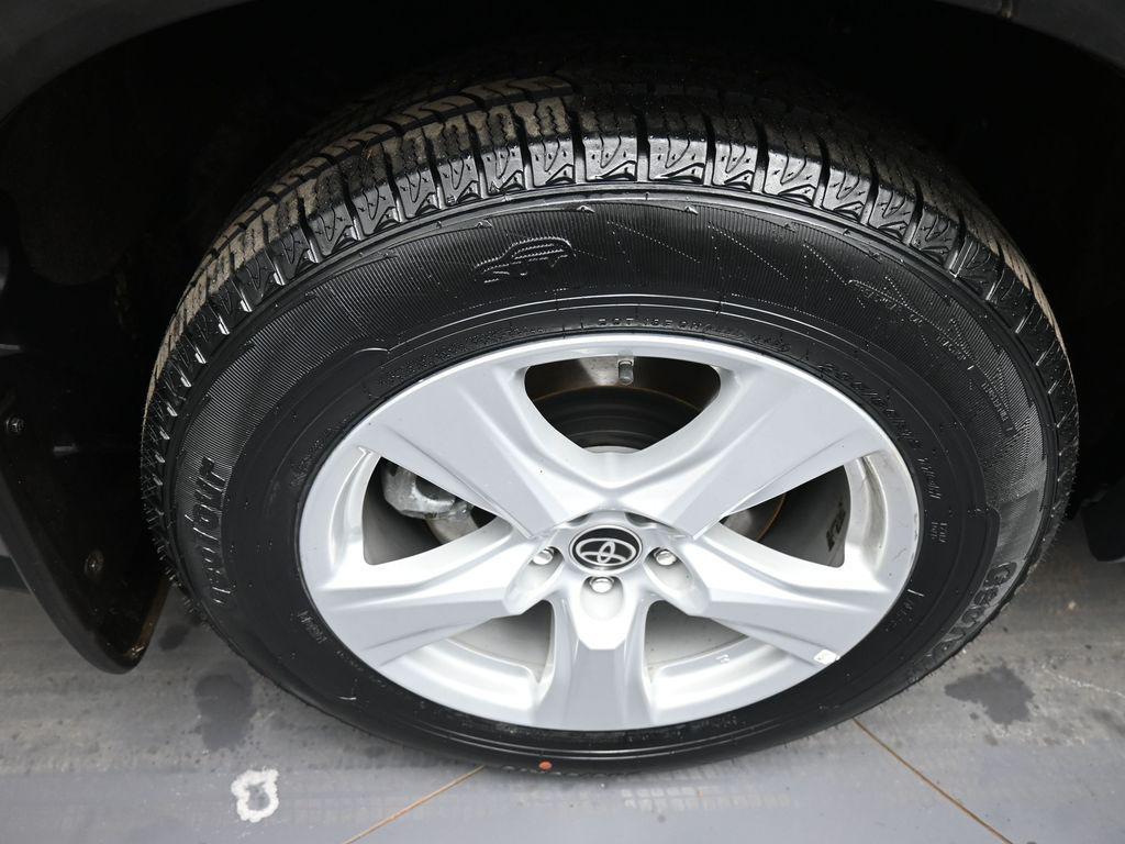 used 2024 Toyota Highlander car, priced at $33,500