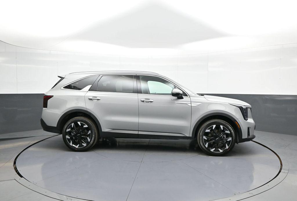 new 2026 Kia Sorento car, priced at $42,045