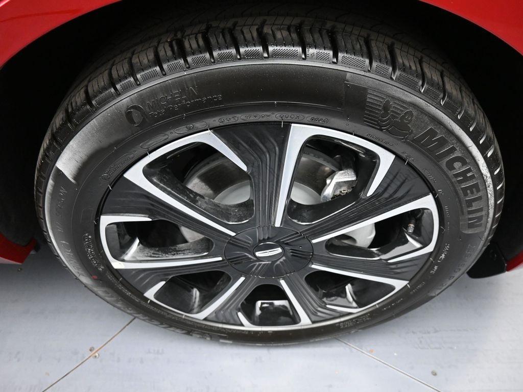 used 2025 Lincoln Nautilus car, priced at $54,000