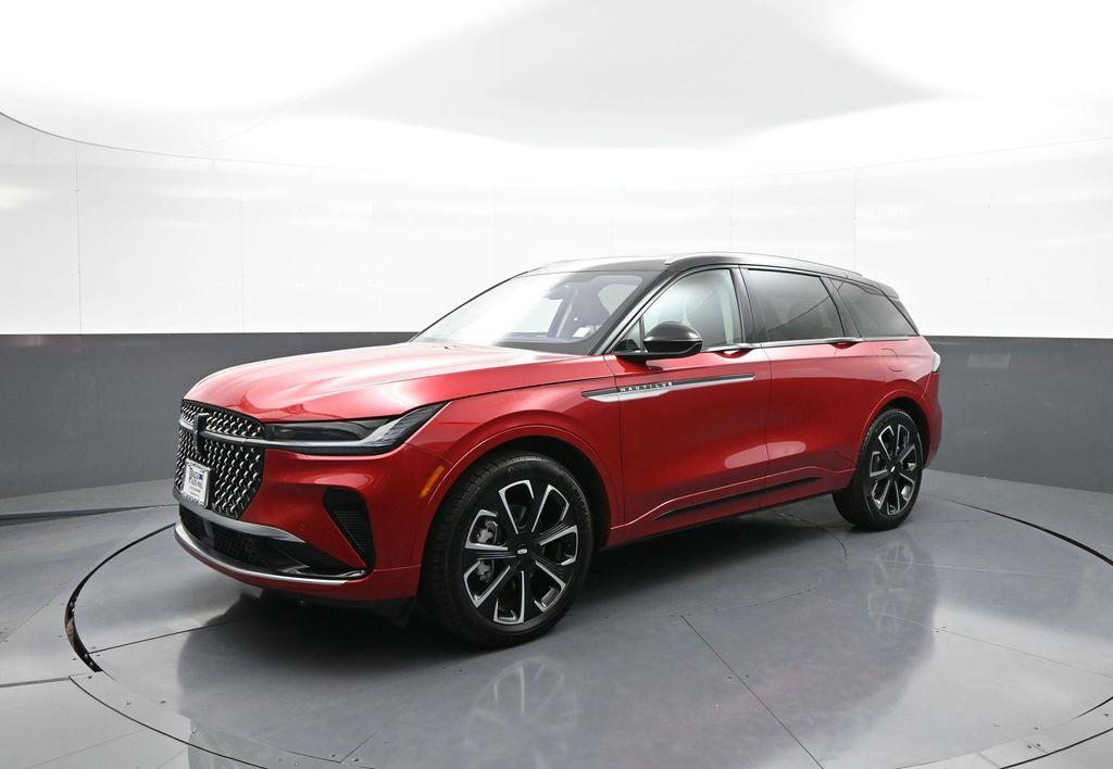 used 2025 Lincoln Nautilus car, priced at $54,000