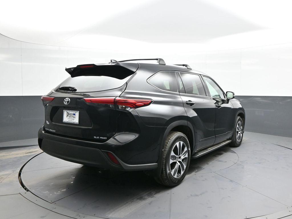 used 2022 Toyota Highlander car, priced at $29,000