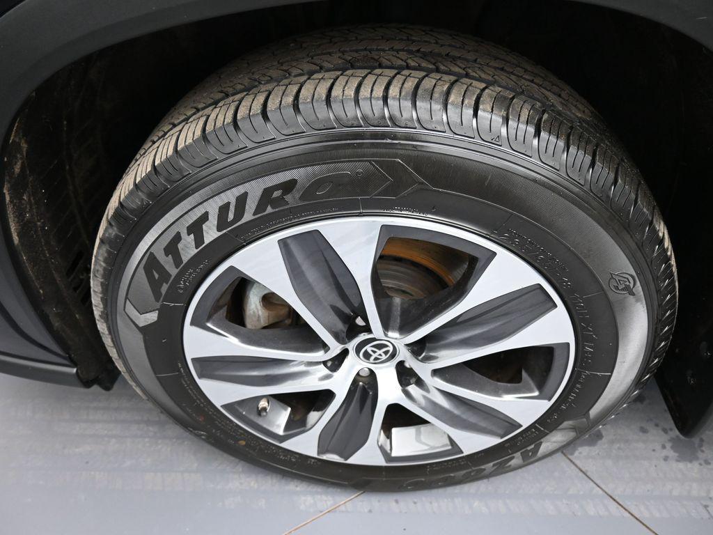 used 2022 Toyota Highlander car, priced at $29,000