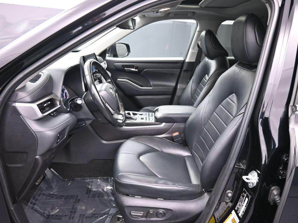 used 2022 Toyota Highlander car, priced at $29,000
