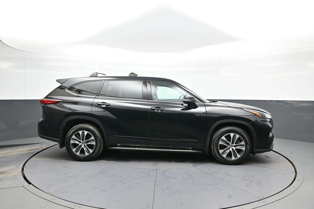 used 2022 Toyota Highlander car, priced at $29,000