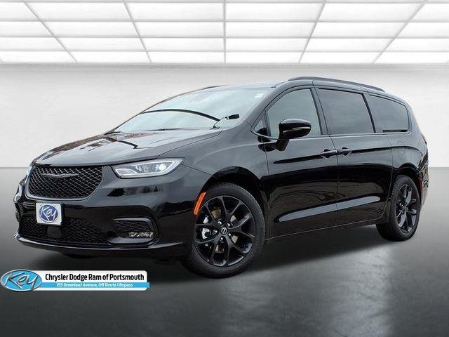 new 2026 Chrysler Pacifica car, priced at $45,745