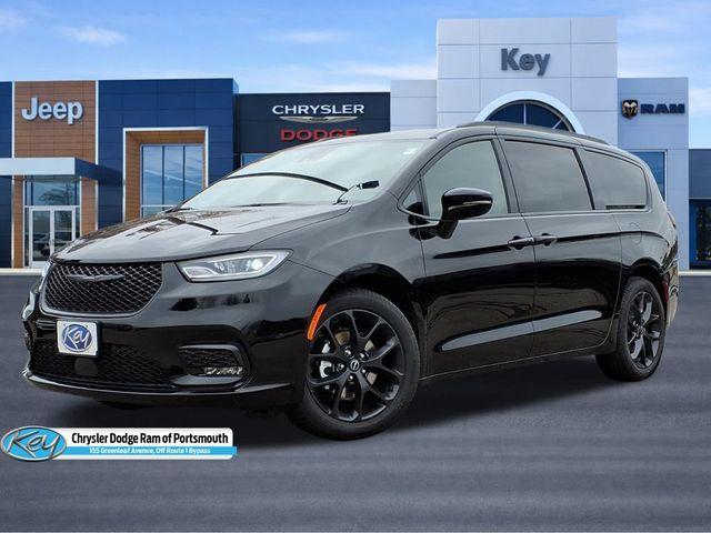 new 2026 Chrysler Pacifica car, priced at $45,745