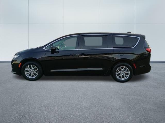 used 2024 Chrysler Pacifica car, priced at $25,599