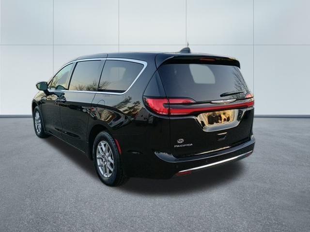 used 2024 Chrysler Pacifica car, priced at $25,599