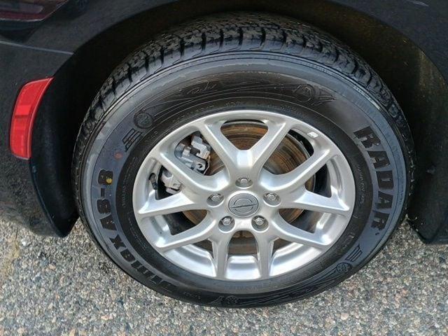 used 2024 Chrysler Pacifica car, priced at $25,599