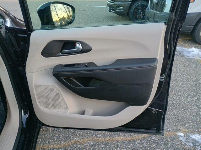 used 2024 Chrysler Pacifica car, priced at $25,599