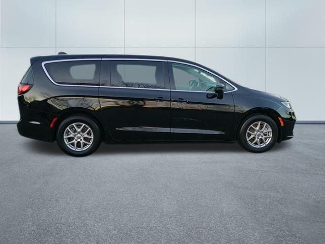 used 2024 Chrysler Pacifica car, priced at $25,599