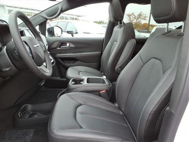 new 2026 Chrysler Pacifica car, priced at $45,455