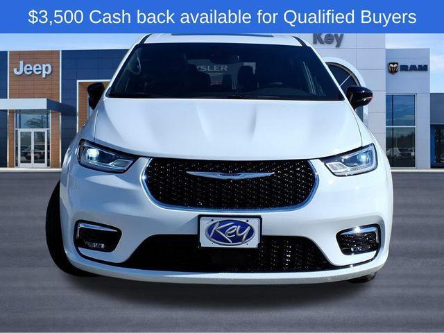 new 2026 Chrysler Pacifica car, priced at $43,030