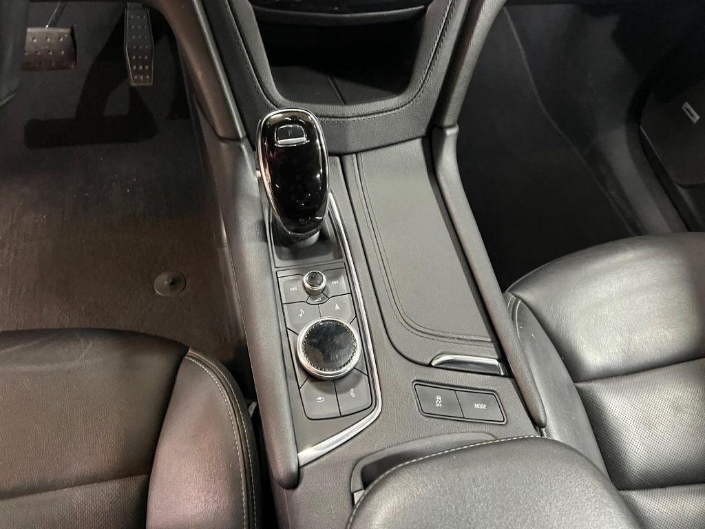 used 2022 Cadillac XT6 car, priced at $24,604