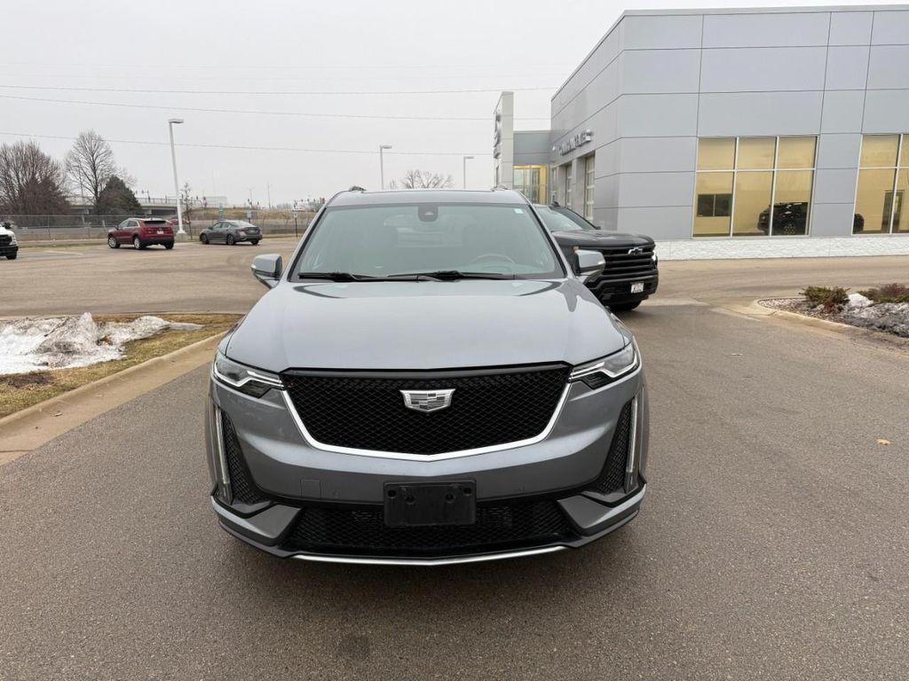 used 2022 Cadillac XT6 car, priced at $31,235