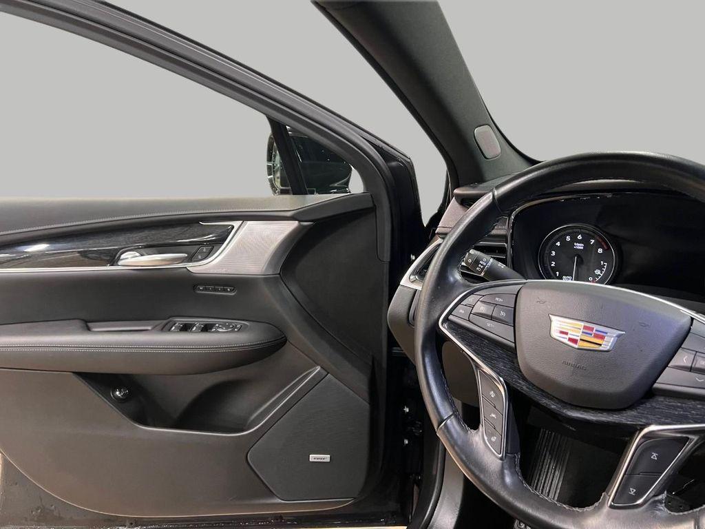 used 2021 Cadillac XT5 car, priced at $28,722