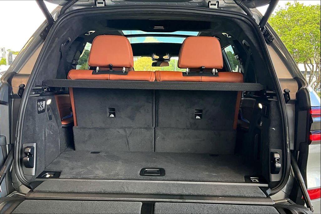 new 2027 BMW X7 car, priced at $101,799