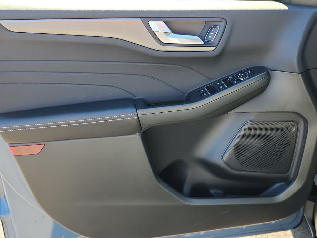 new 2026 Ford Escape PHEV car, priced at $36,870