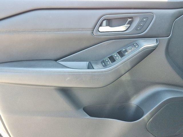 used 2024 Nissan Rogue car, priced at $28,176