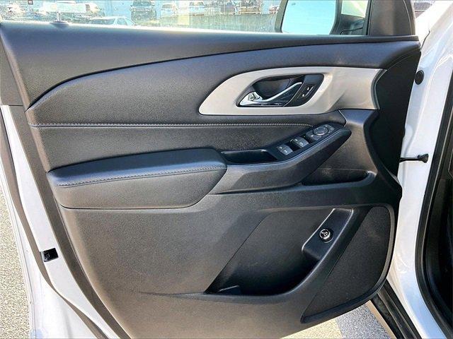 used 2023 Chevrolet Traverse car, priced at $29,281