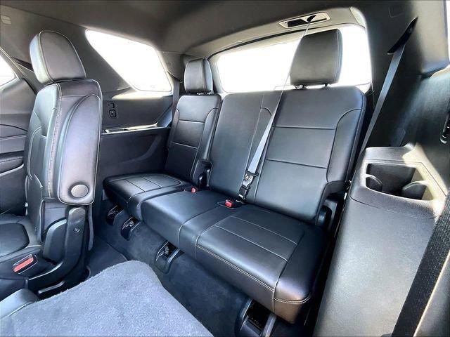 used 2023 Chevrolet Traverse car, priced at $31,550