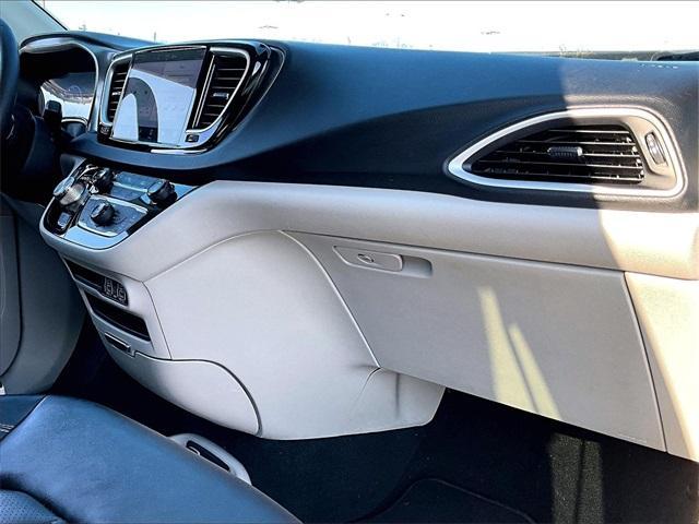 used 2024 Chrysler Pacifica car, priced at $28,996