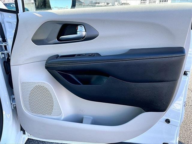 used 2024 Chrysler Pacifica car, priced at $28,996