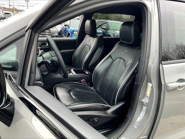 used 2025 Chrysler Pacifica car, priced at $35,054