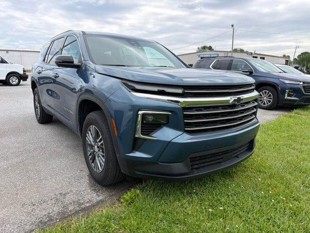 used 2025 Chevrolet Traverse car, priced at $40,589