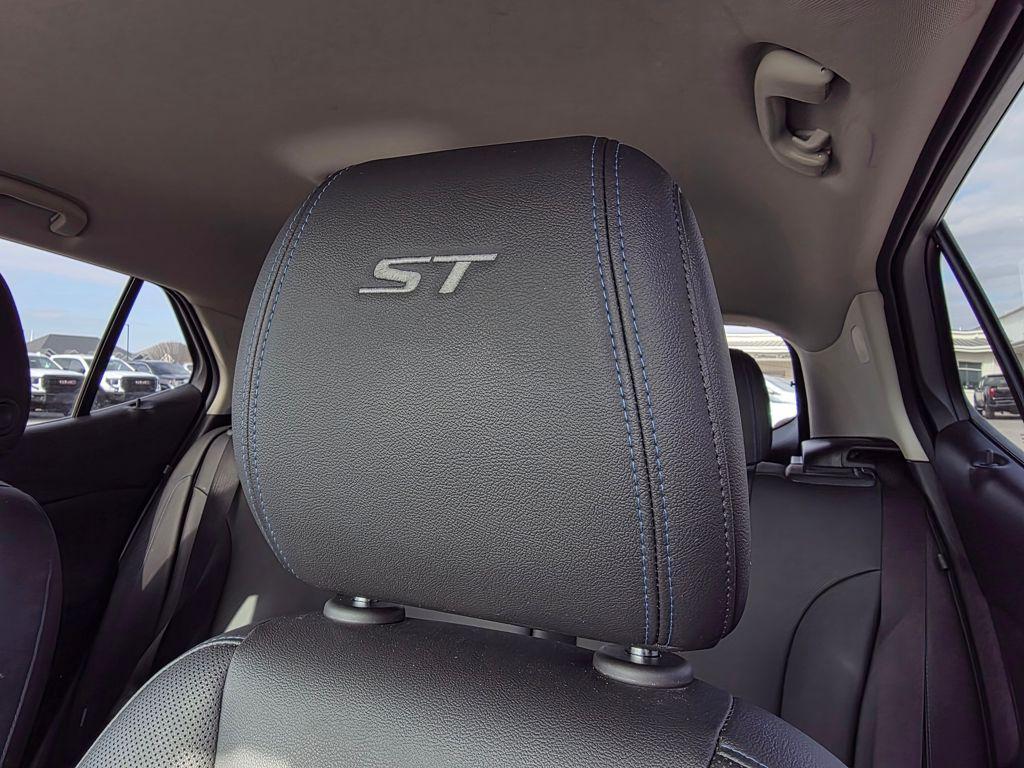 used 2025 Buick Encore GX car, priced at $23,464