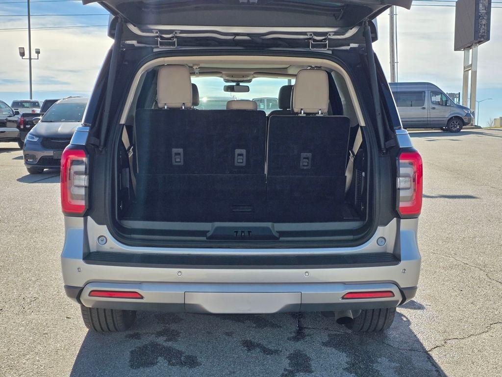 used 2024 Ford Expedition car, priced at $45,396