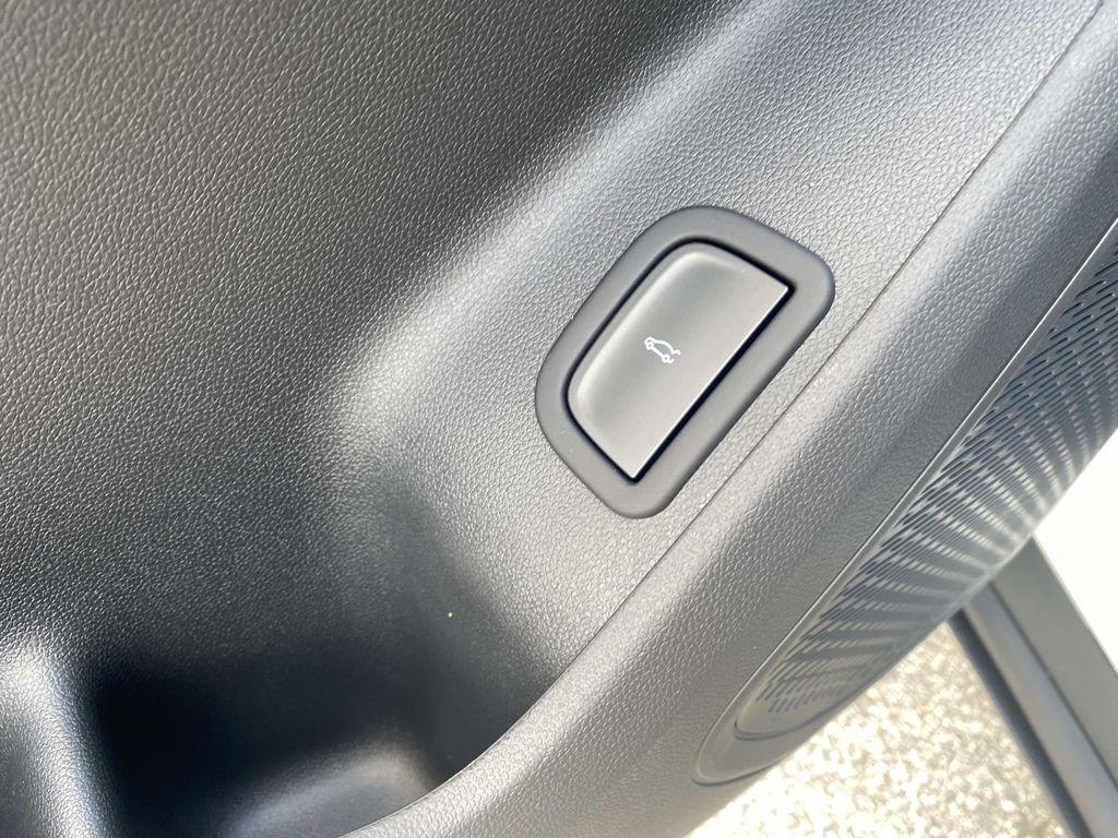 new 2026 Chevrolet Traverse car, priced at $39,670