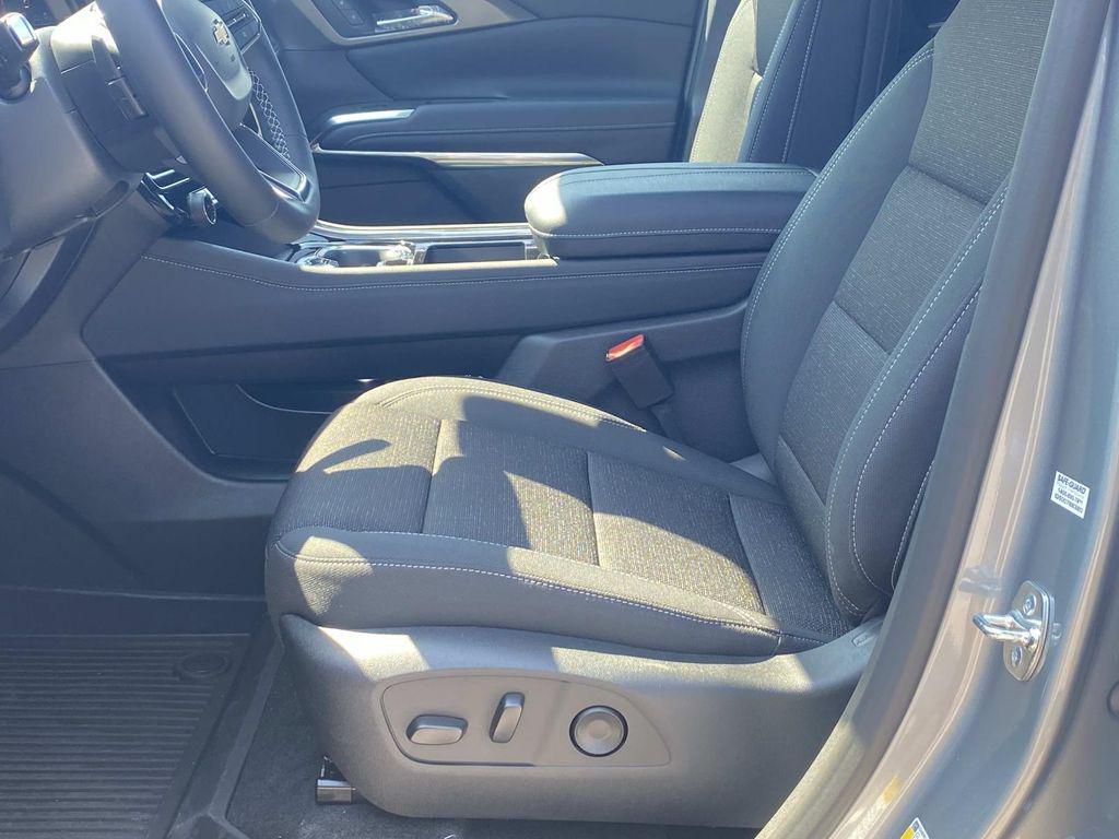 new 2026 Chevrolet Traverse car, priced at $41,019