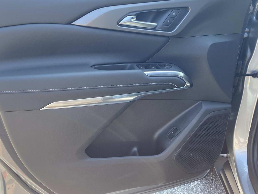 new 2026 Chevrolet Traverse car, priced at $41,019