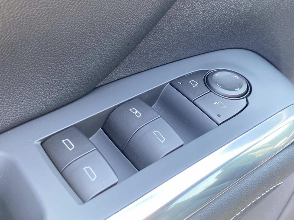 new 2026 Chevrolet Traverse car, priced at $41,019