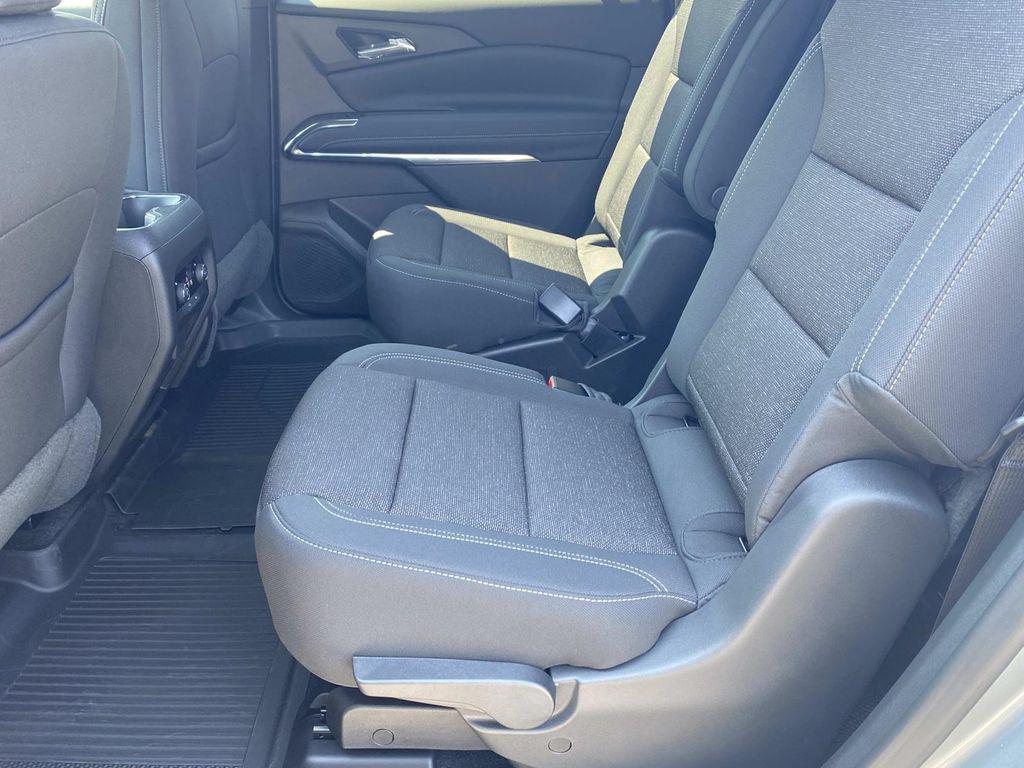 new 2026 Chevrolet Traverse car, priced at $41,019