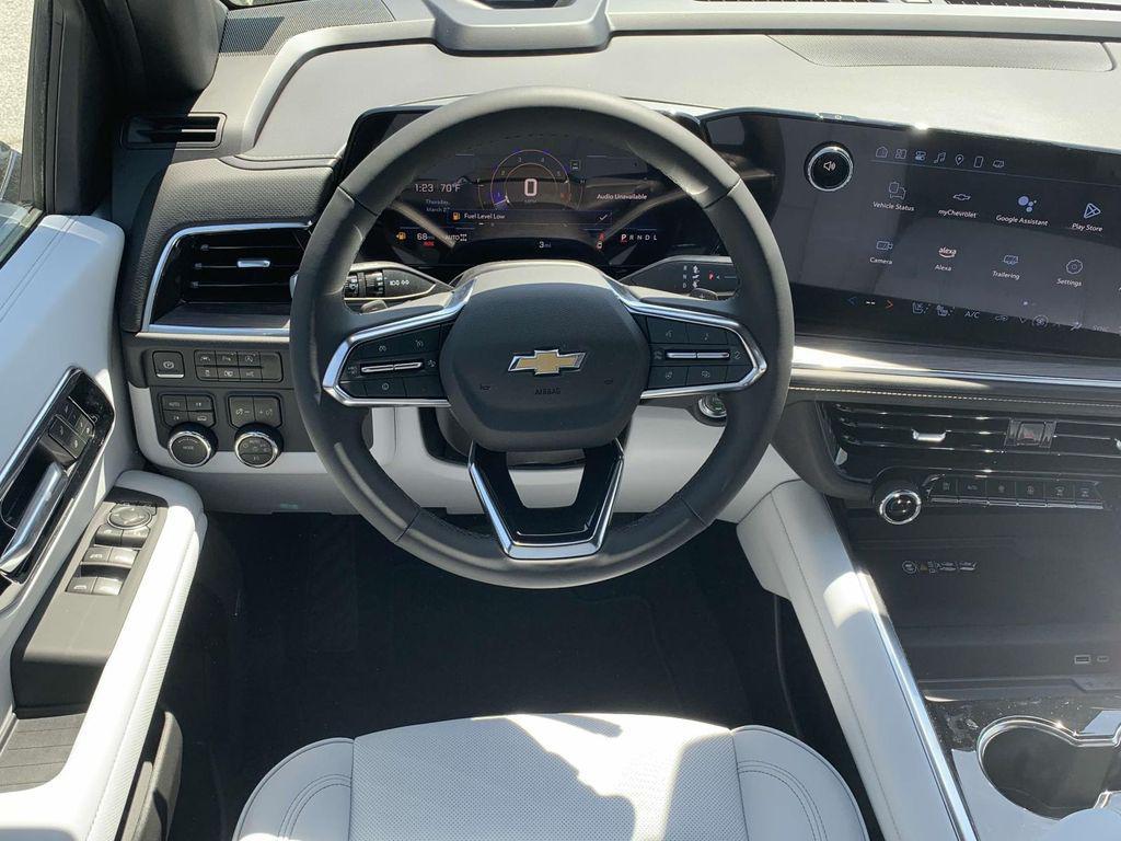 new 2025 Chevrolet Suburban car, priced at $72,028