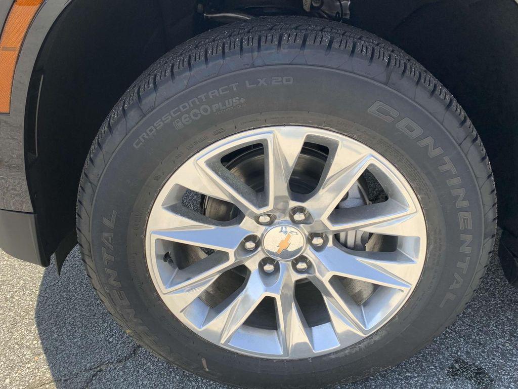 new 2025 Chevrolet Suburban car, priced at $72,028