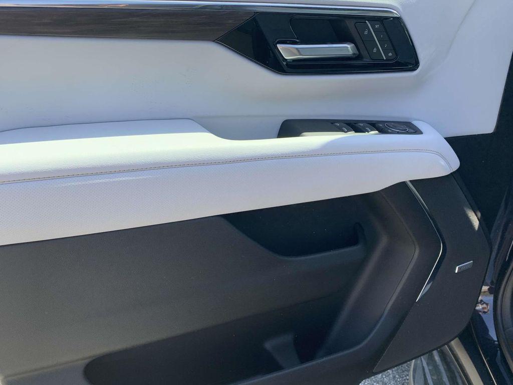 new 2025 Chevrolet Suburban car, priced at $72,028